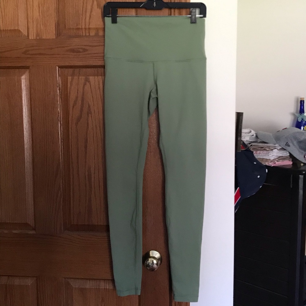 Lululemon green leggings women’s size 10